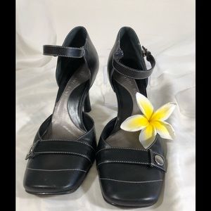 Gianni Bini snap strap leather wood 3.5” heel 8.5